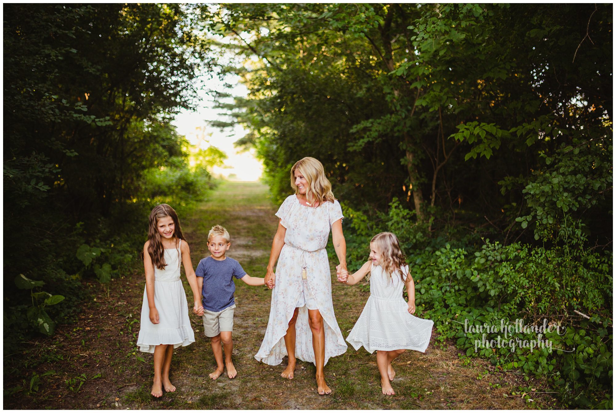 mommy and me session, Battle Creek MI, 3 kids and mom, Laura Hollander Photography