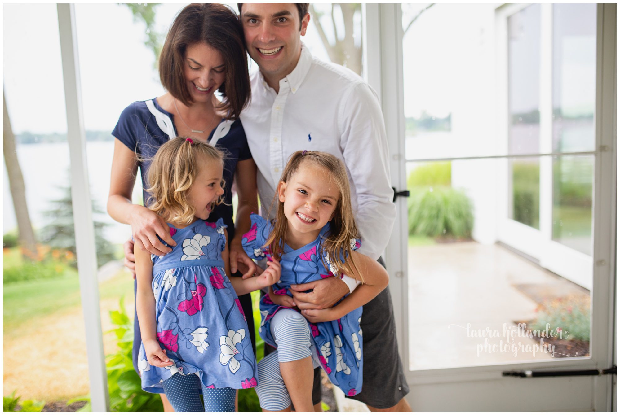 mother and two daughters, lifestyle photography, Laura Hollander Photography