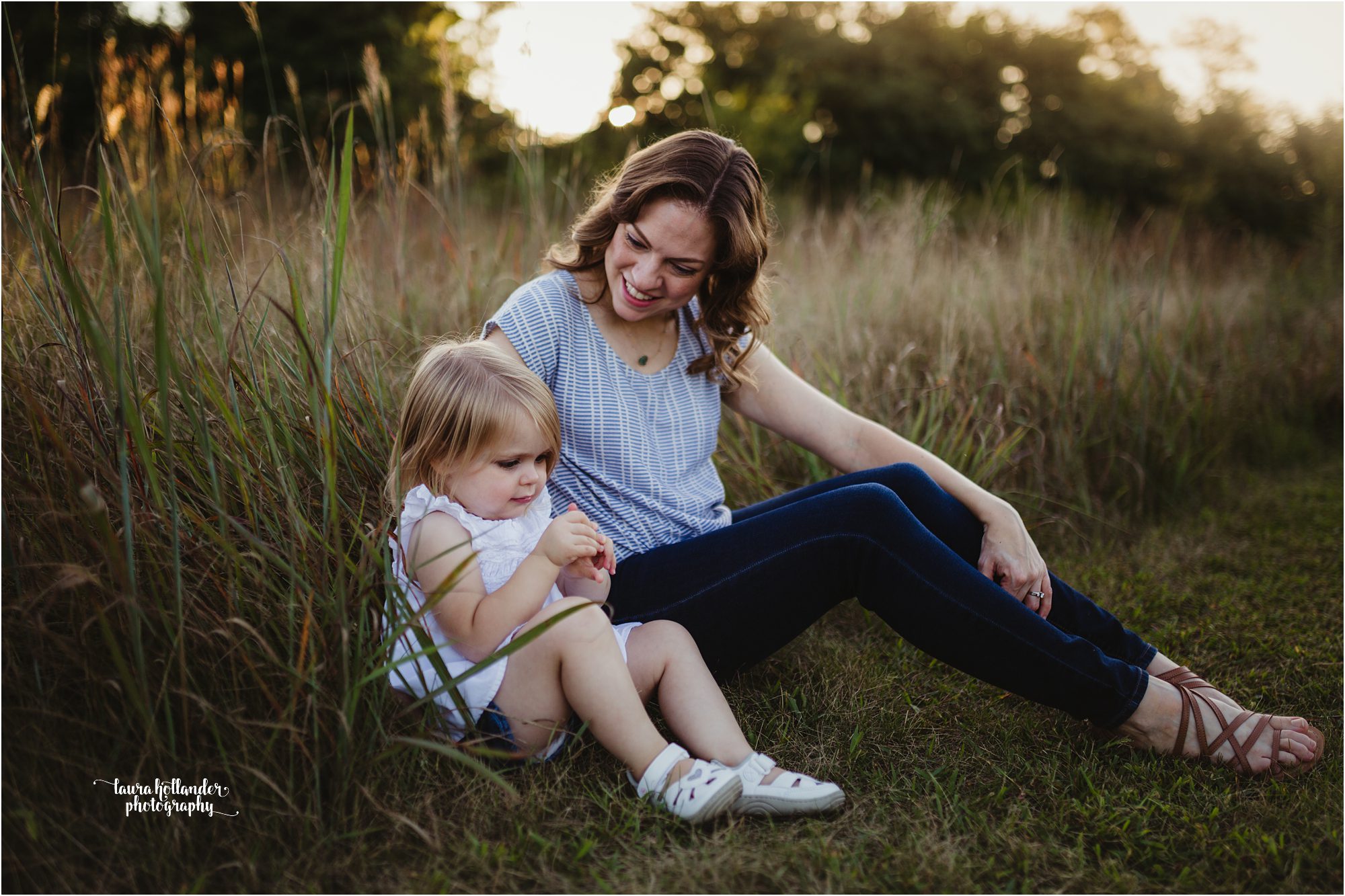 riverside park, battle creek MI, family portrait session at golden hour, mommy and me, Laura Hollander Photography