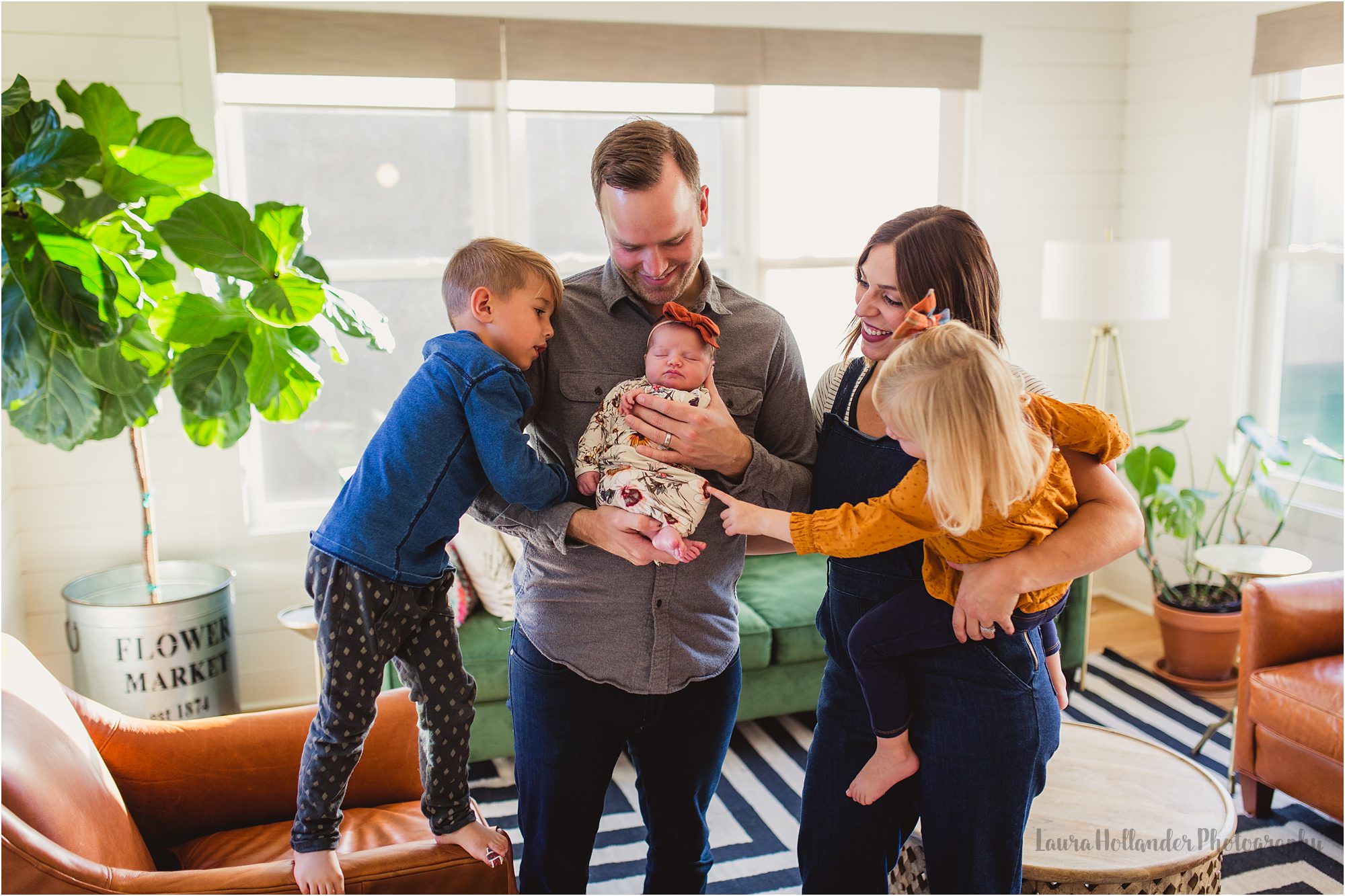 lifestyle newborn photography grand rapids, newborn photography with siblings, Laura Hollander Photography